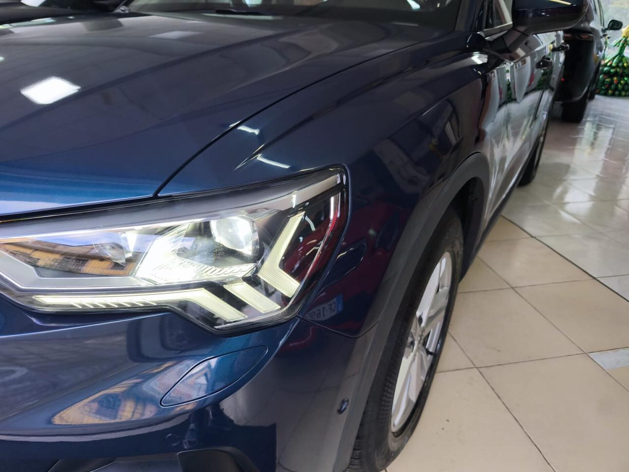 Audi Q3 35 TDI S tronic Business Advanced 64000km!!!