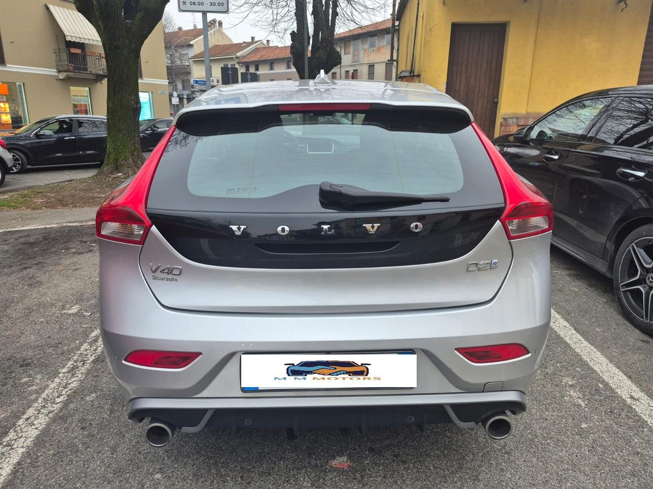 Volvo V40 D2 R-design DISTRIBUZIONE NUOVA