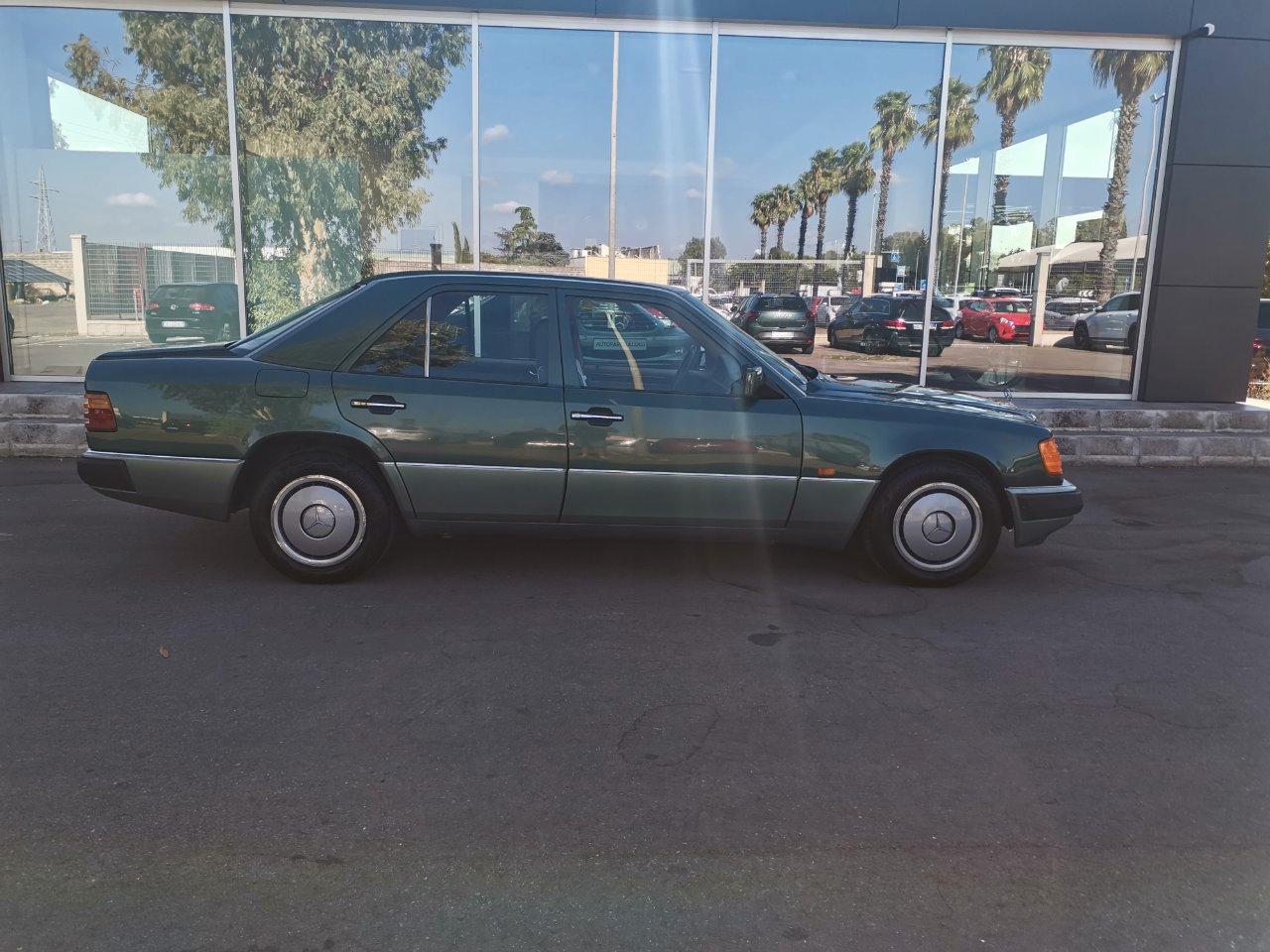 Mercedes E 200 E Berlina
