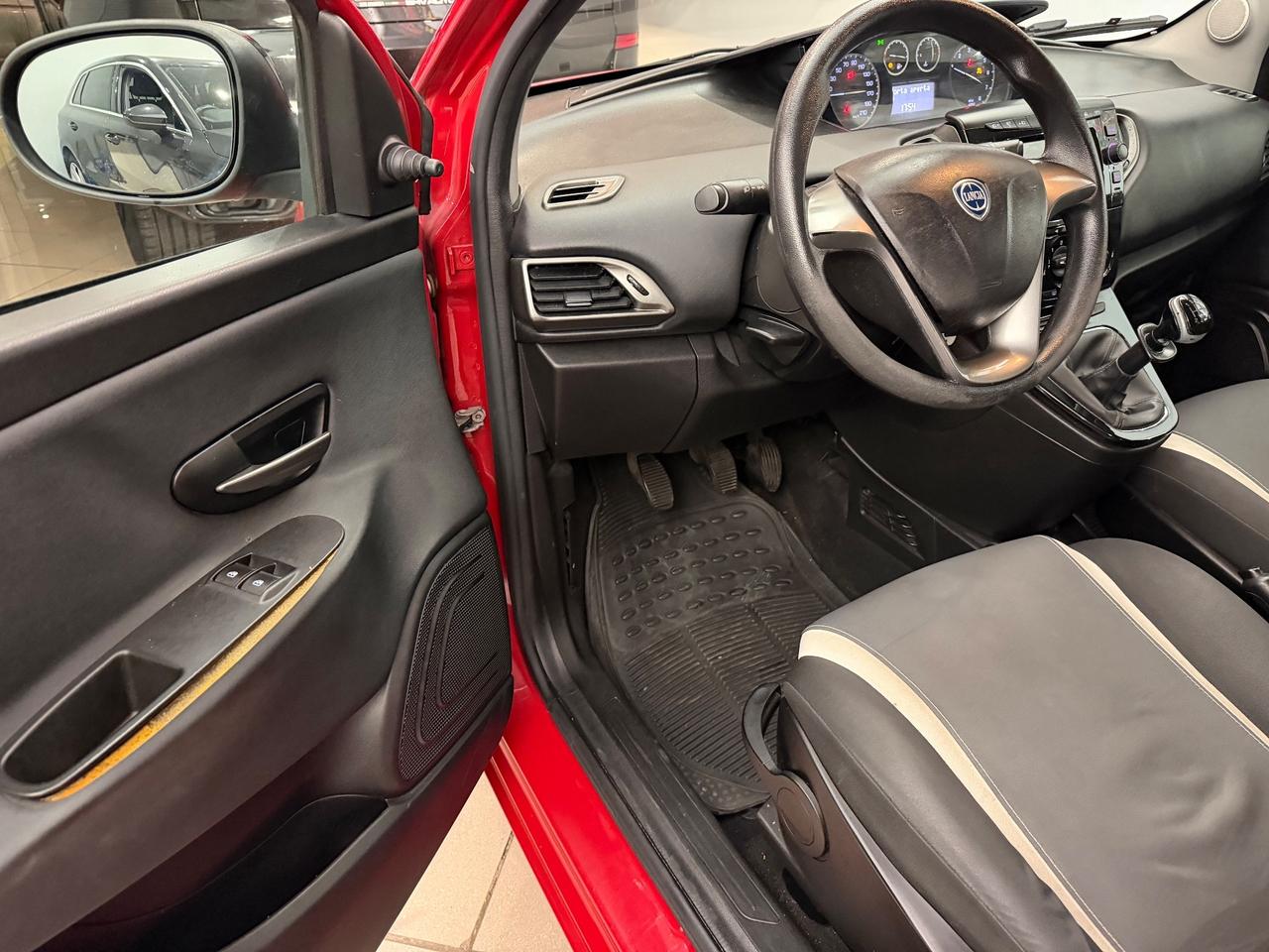 Ypsilon 1.2 69 CV 5 porte Elefantino