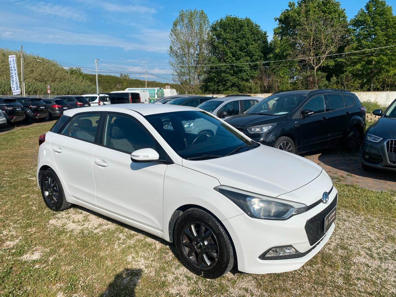 HYUNDAI - i20 - 1.2 GPL 5p. Blackline - NEOPATENTATI - FINANZIABILE - PERMUTE