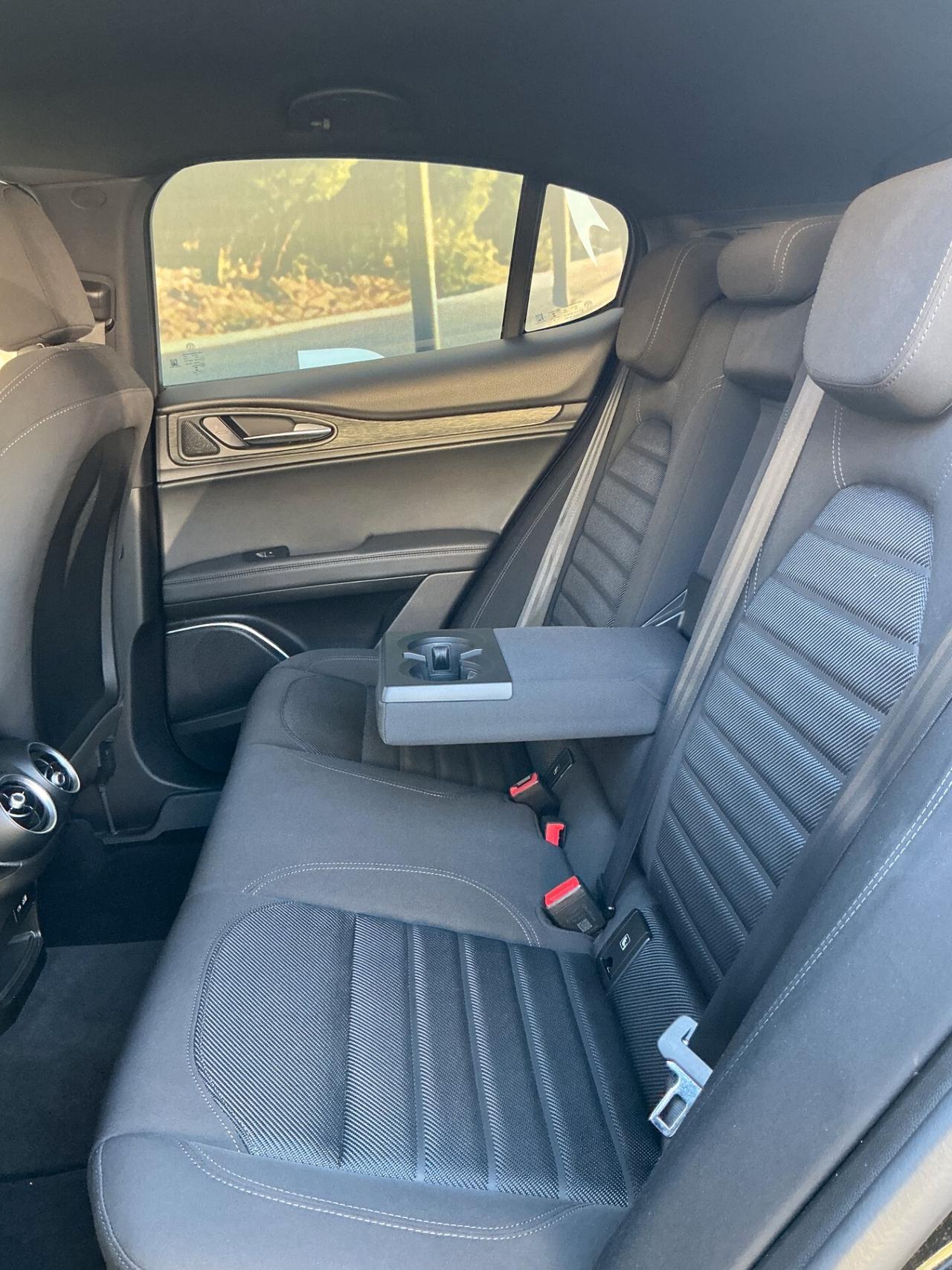 Alfa Romeo Stelvio 2.2 Turbodiesel 160 CV AT8 RWD Super Business