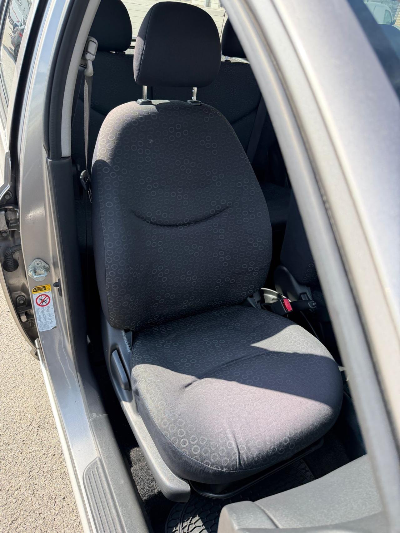 Toyota Yaris tdi D-4D Sol
