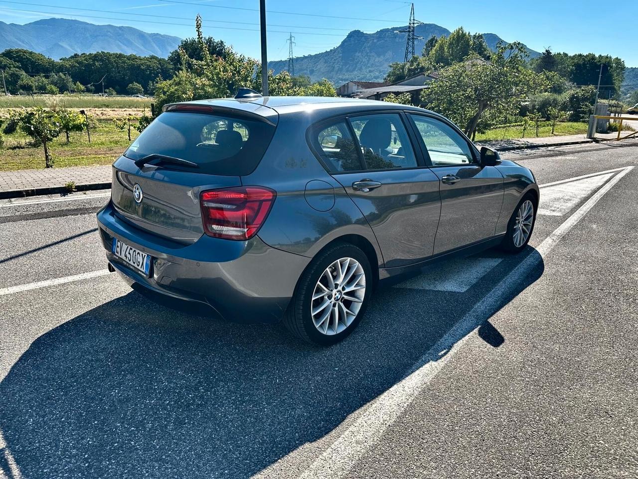 BMW Serie I (F20) 116d URBAN