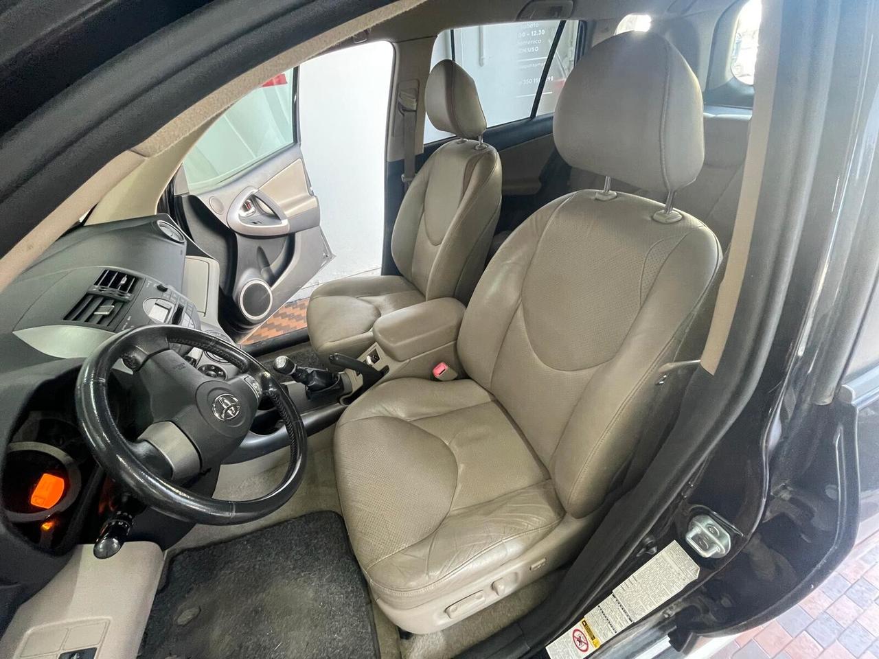 Toyota RAV 4 RAV4 2.2 D-4D 177 CV Luxury