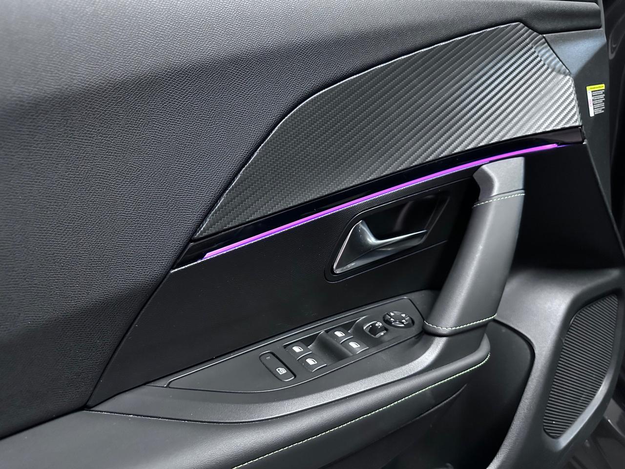 Peugeot 2008 PureTech 130 S&S EAT8 GT