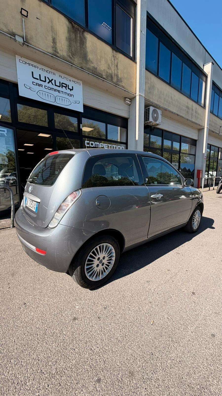 Lancia Ypsilon 1.4 Platino