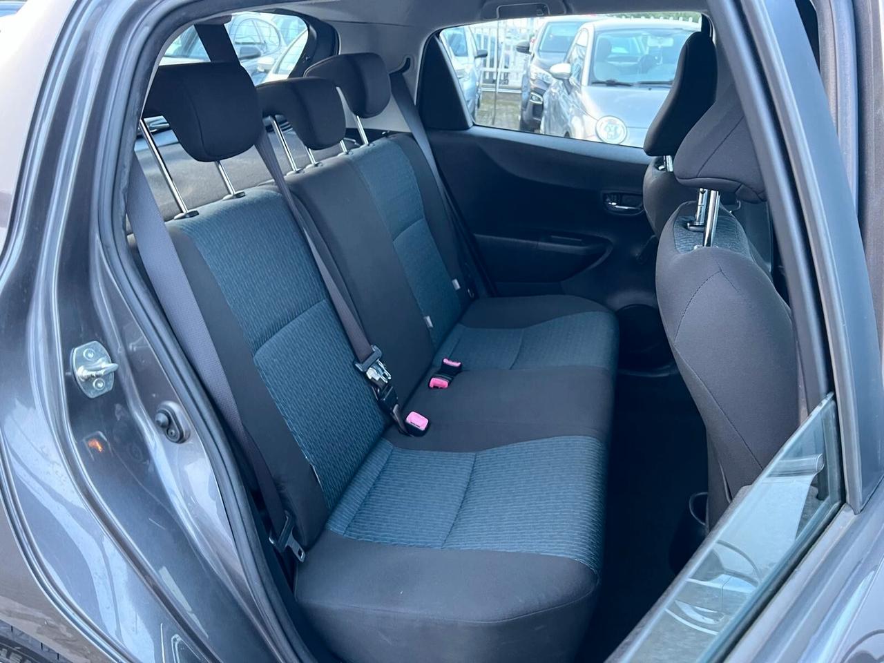 Toyota Yaris 1.0 5 porte Lounge