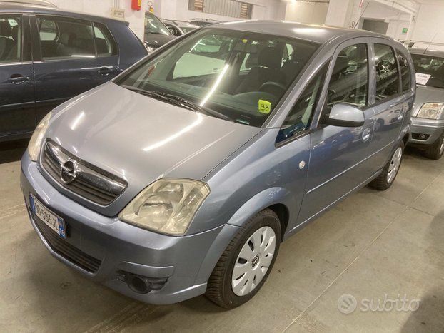 Opel Meriva 1,6 tenuta benissimo, pochi km