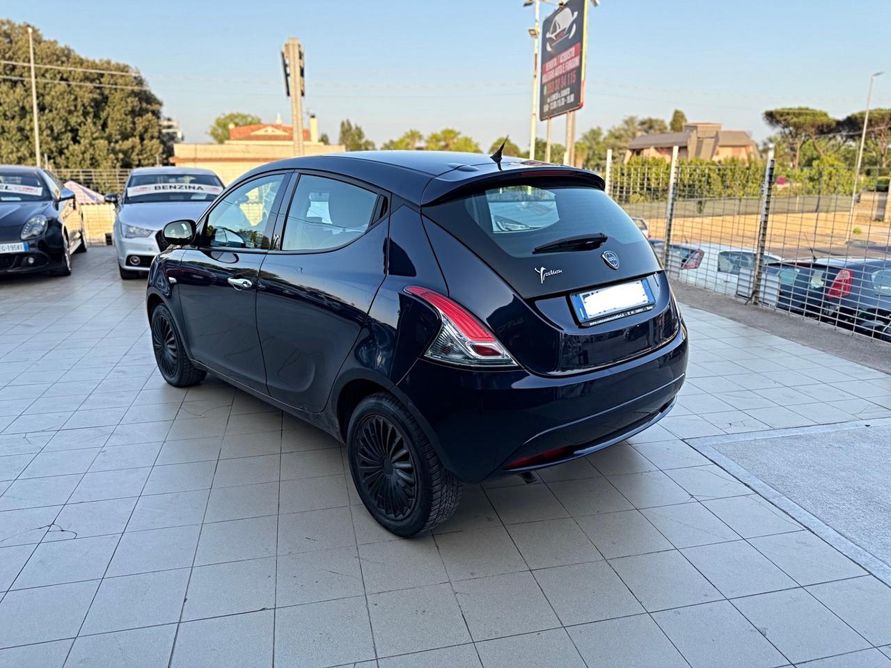 Lancia Ypsilon 1.2 69 CV 5 porte Platinum Garanzia 12 Mesi