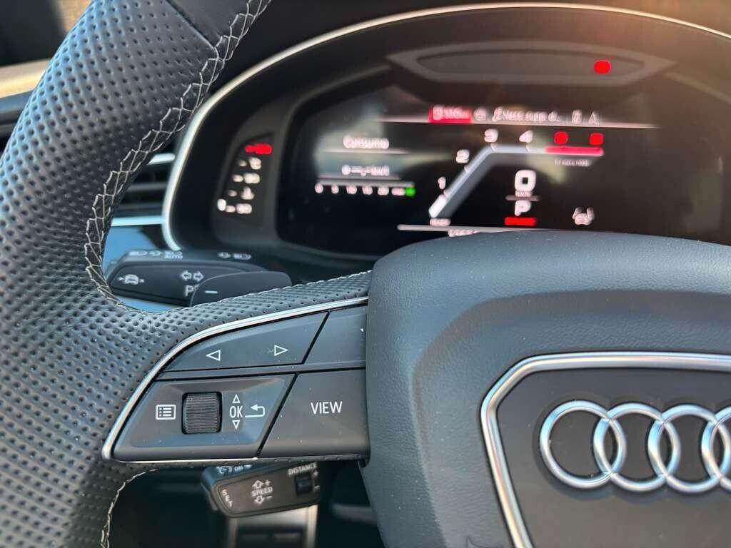 Audi Q8 S line esition 286 cv 2025/ 12.000 KM IVA ESPOSTA Tua a soli 849 Euro al mese