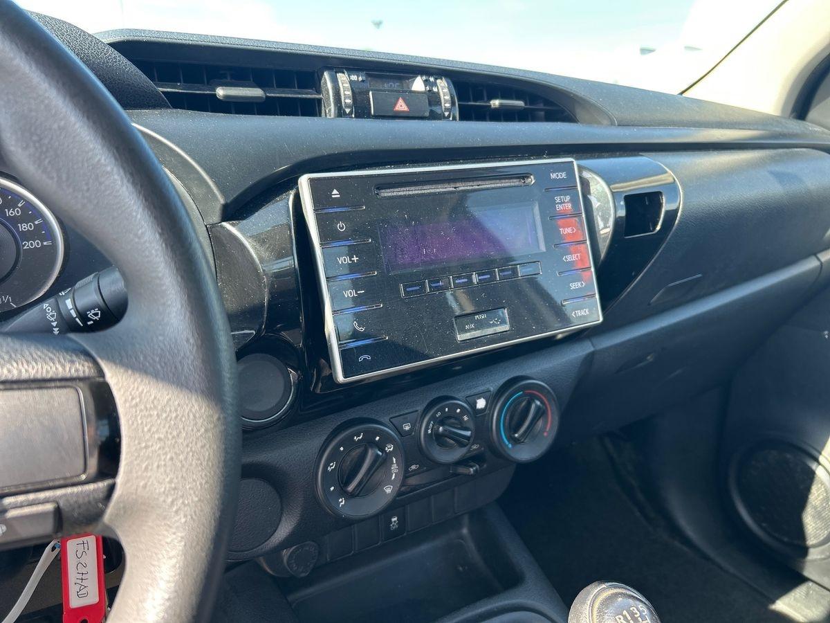 TOYOTA Hilux IV 2016 - Hilux 2.4 d-4d 4x2 Hilux my16