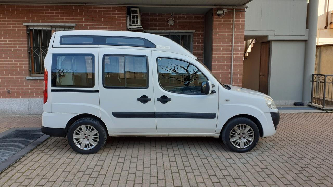 Fiat Doblo trasporto disabili pedana sollevatore