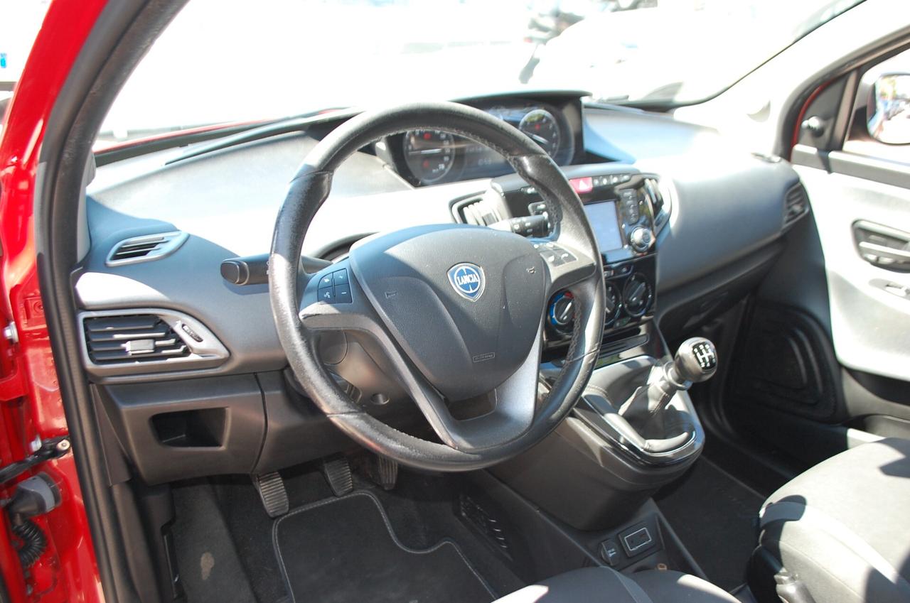 Lancia Ypsilon 1.2 Gold ecochic Gpl 69CV Uff Italy Bluetooth USB