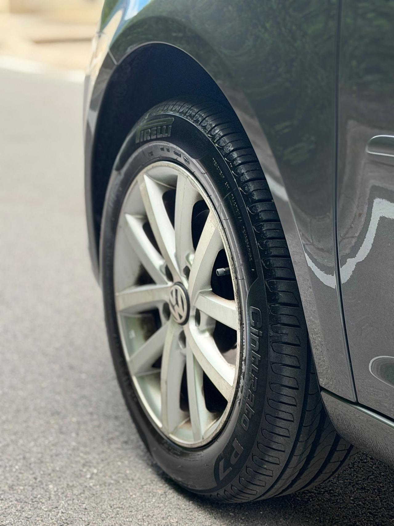 Volkswagen Touran 1.6 TDI 105cv 7 POSTI OK NEOPATENTATI