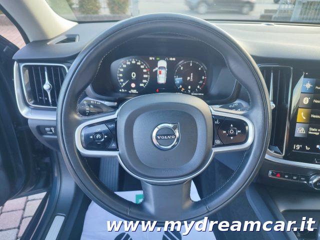 VOLVO V60 B4 (d) Geartronic Momentum Business Pro