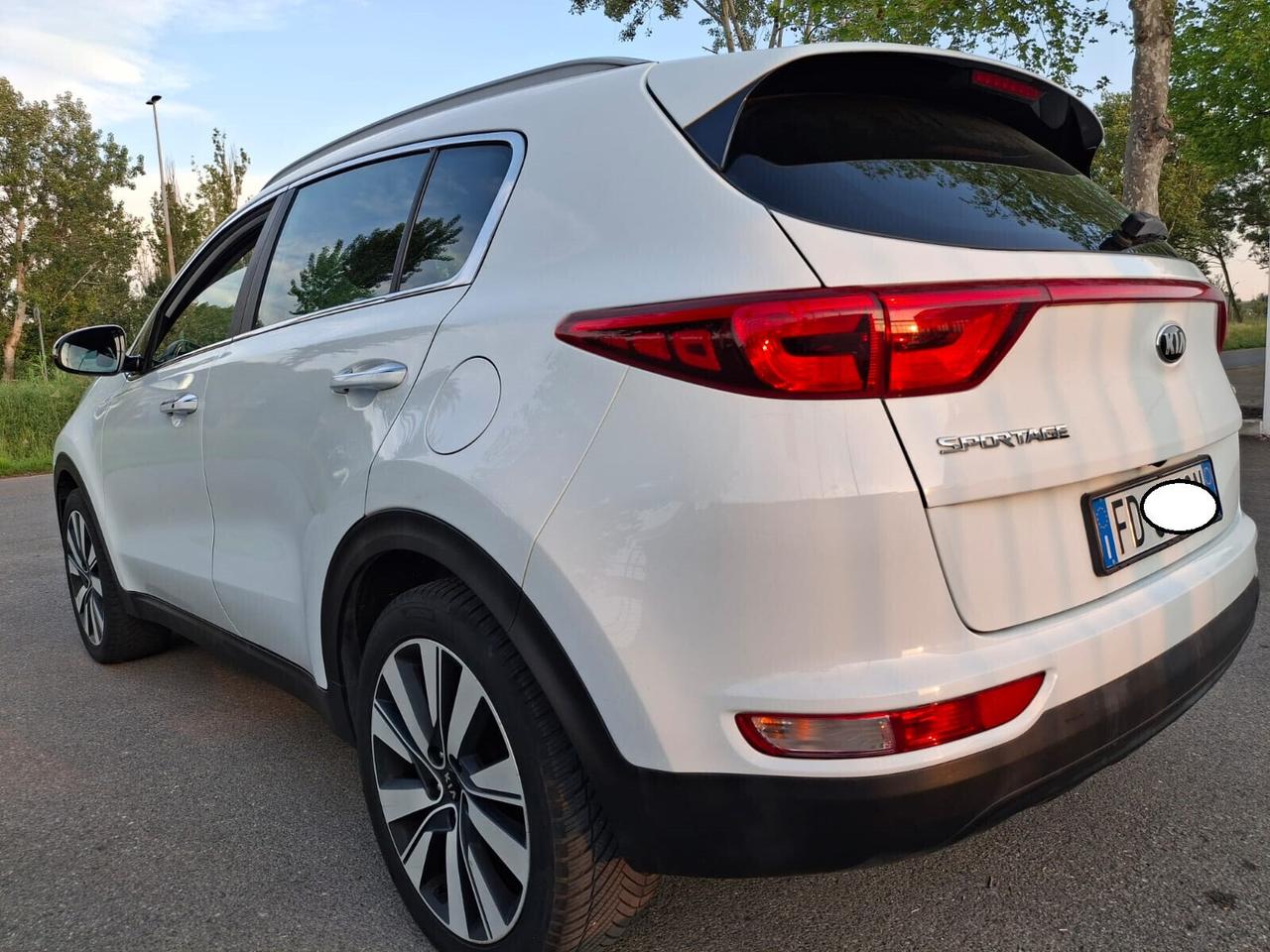 Kia Sportage 1.7 crdi-COOL NAVI-EURO 6-TETTO PANORAMICO-