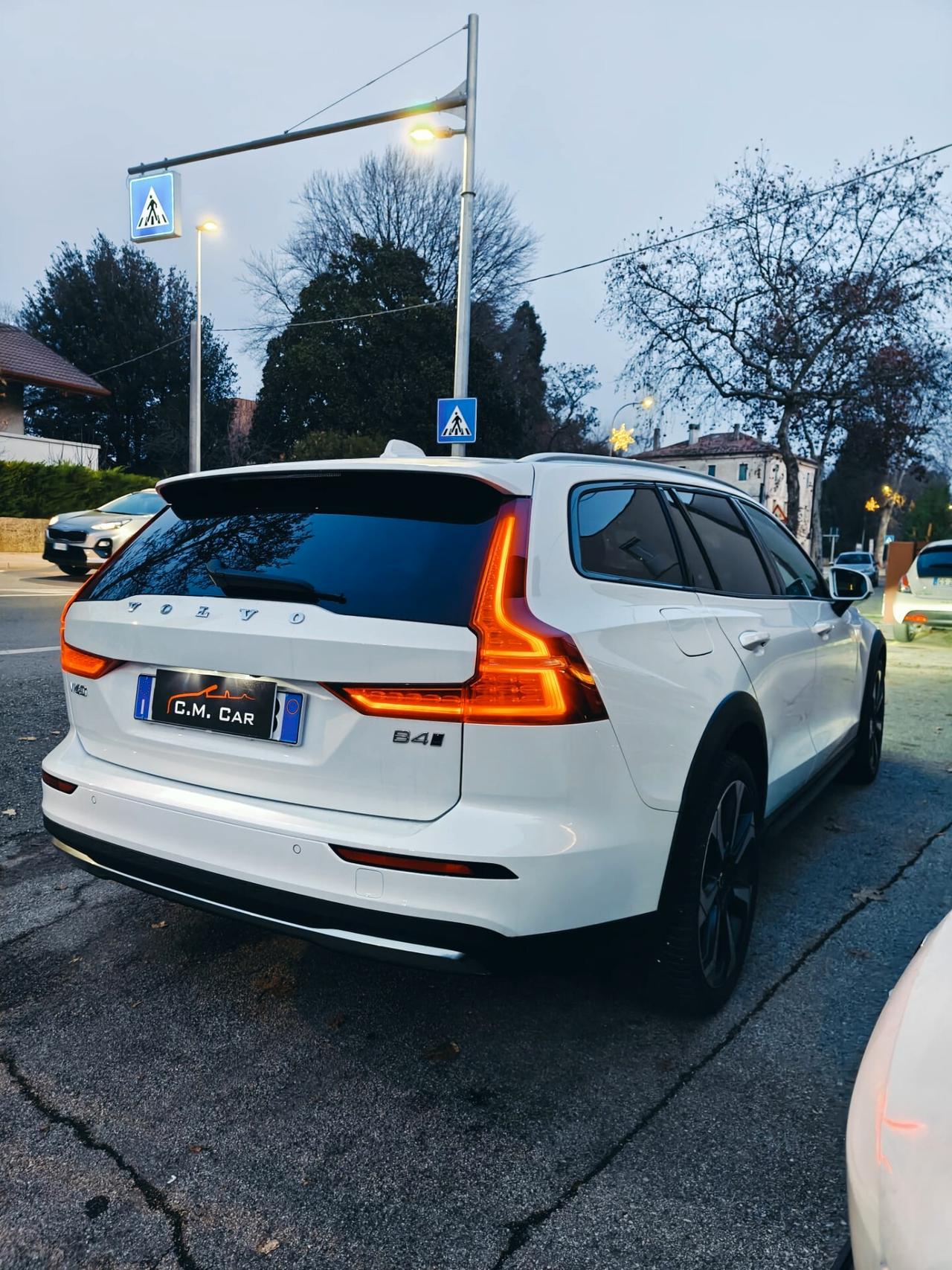 Volvo V60 Cross Country B4 (d) AWD automatico Plus