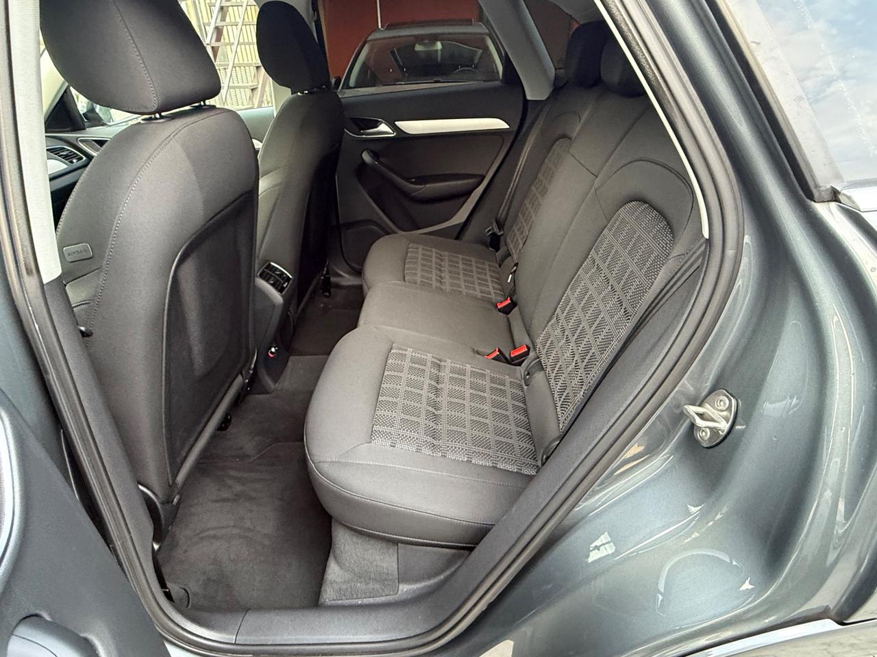 Audi Q3 2.0 TDI 150 CV Sport FULL