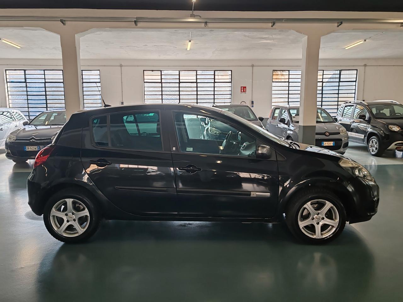 Renault Clio 1.2 16V 3 porte Luxe