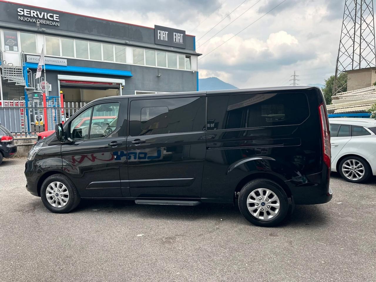 Ford Tourneo Custom 9 POSTI Shuttle Bus 320 2.0 TDCi 170CV aut. PL Tit.