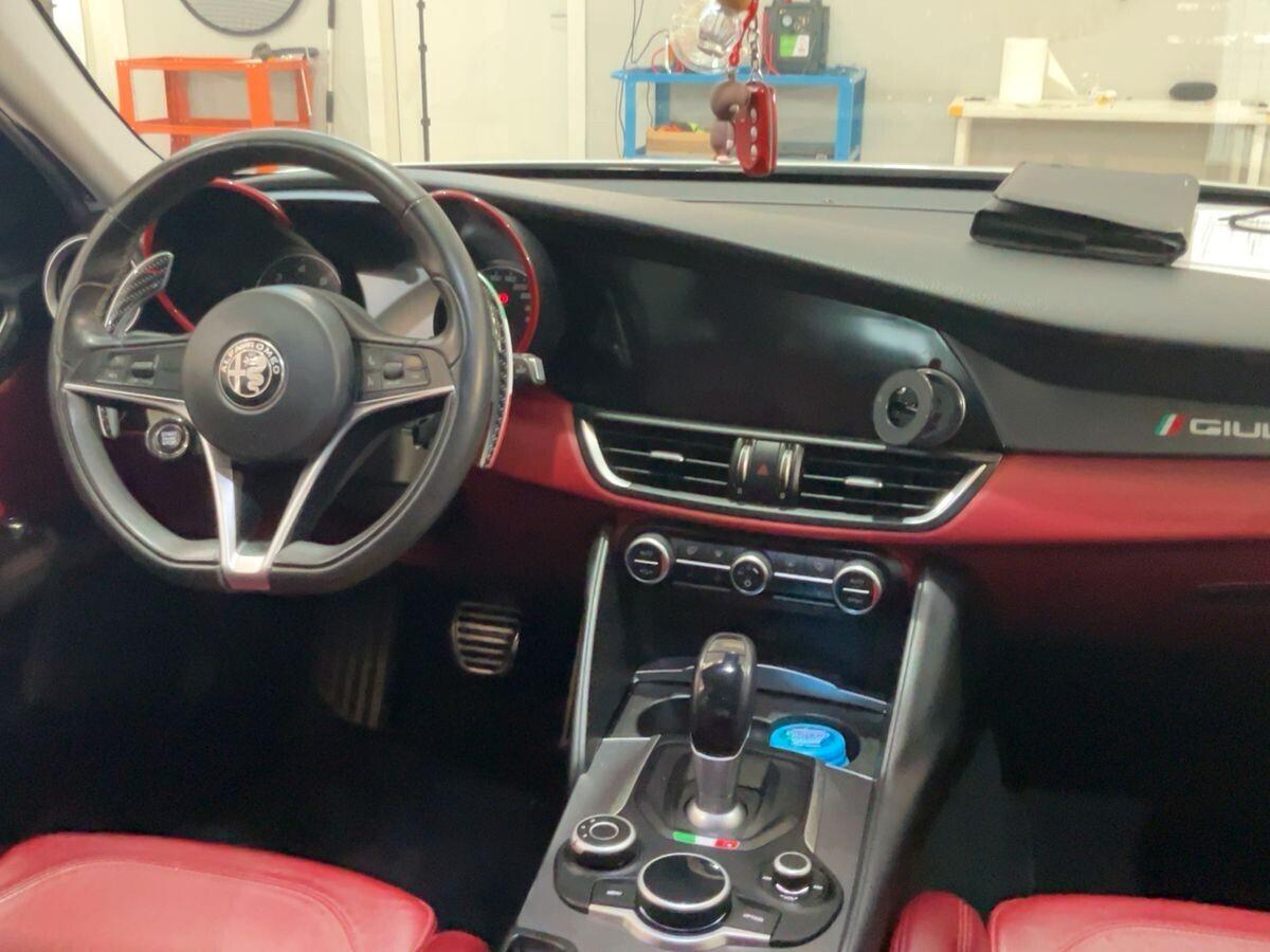 Alfa Romeo Giulia 2.2 Turbodiesel 210 CV AT8 AWD Q4 Veloce