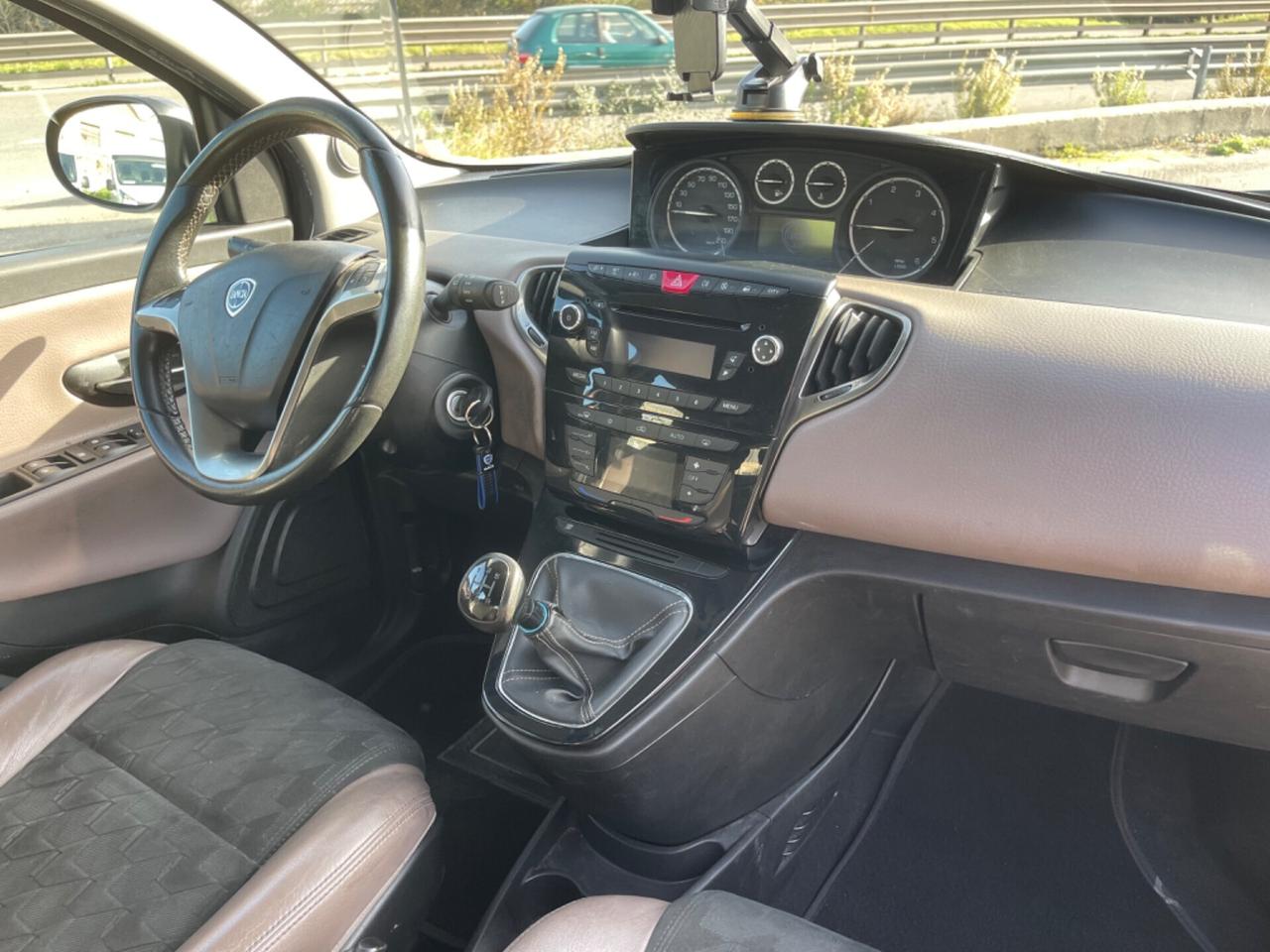 Lancia Ypsilon 1.3 MJT 16V 95 CV 5 porte