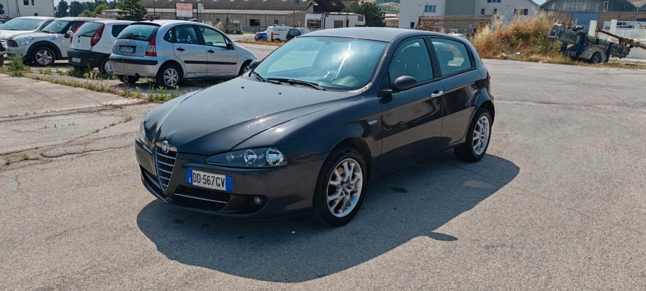 Alfa Romeo 147 1.9 JTD (120) 5 porte Collezione