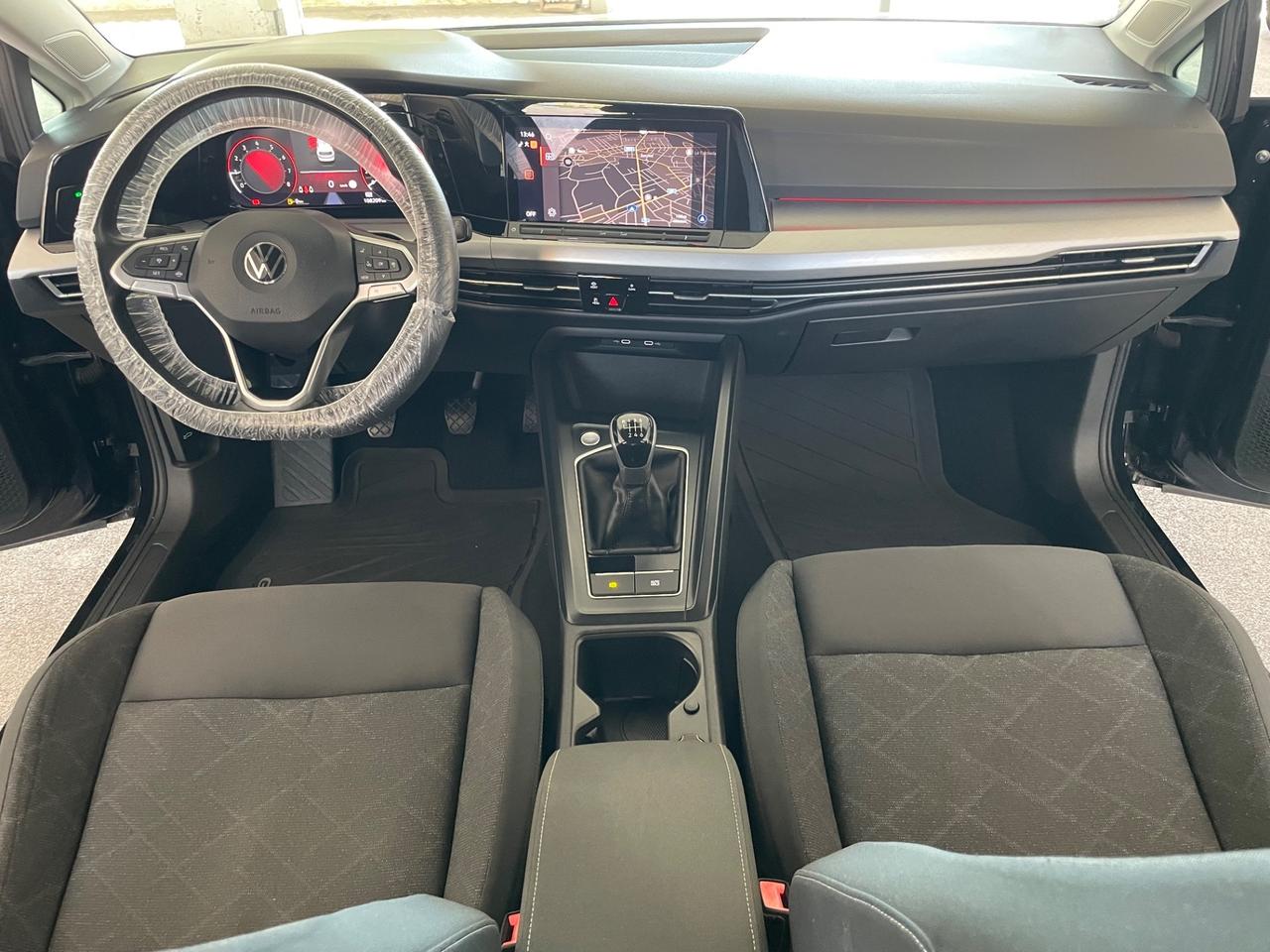 VOLKSWAGEN GOLF 8 1.0 TSI 110 CV EVO LIFE FULL GARANZIA UFFICIALE FINO 9/2027