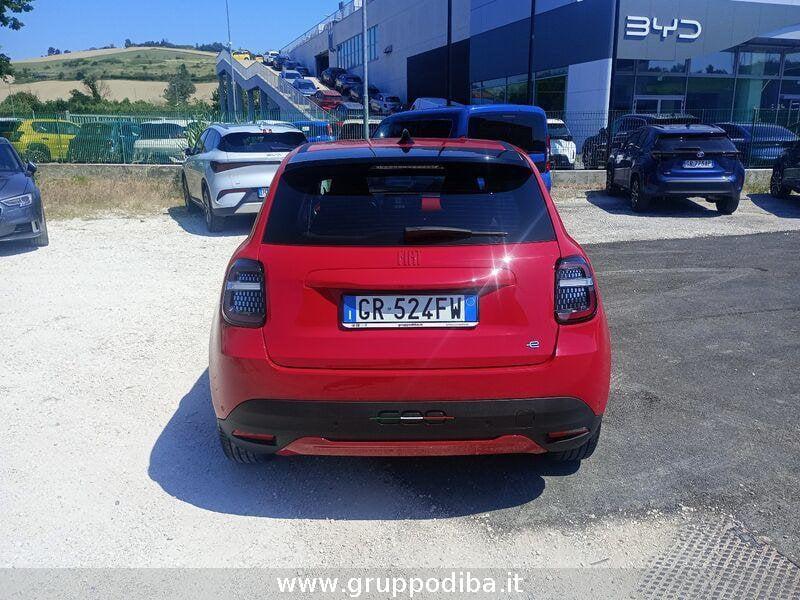 FIAT 600e R2E 600 - Red