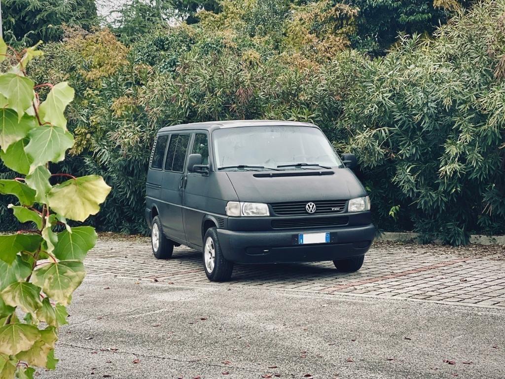 Volkswagen T4 Multivan 2.5 TDI – 102 CV