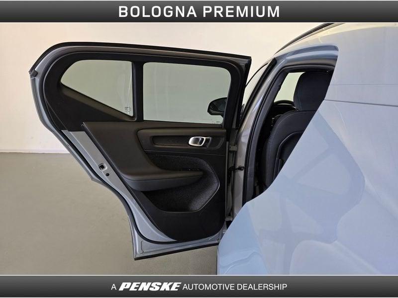 Volvo XC40 B3 automatico Plus Dark