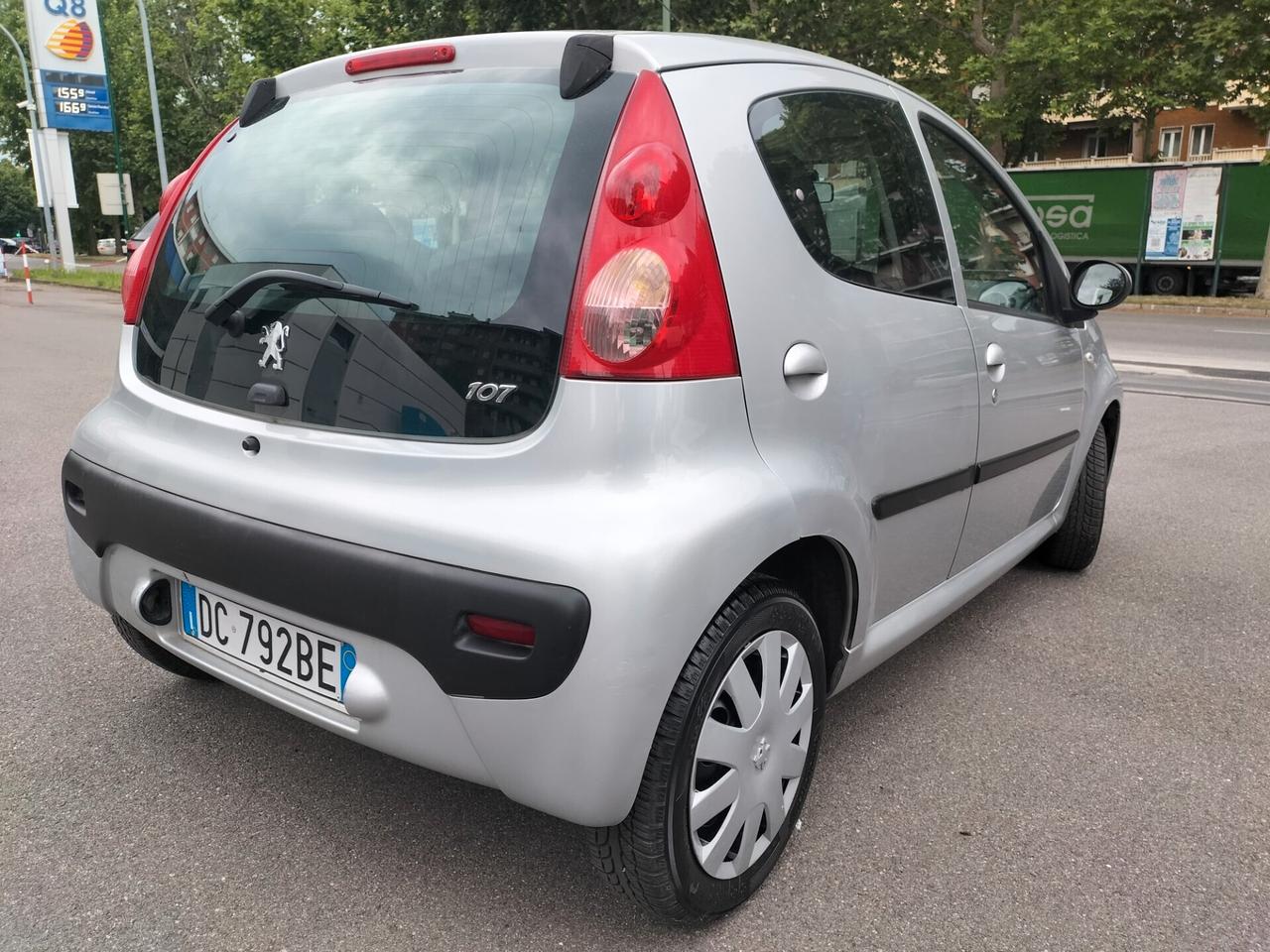 Peugeot 107 - AUTOMATICA TENUTA BENISSIMO