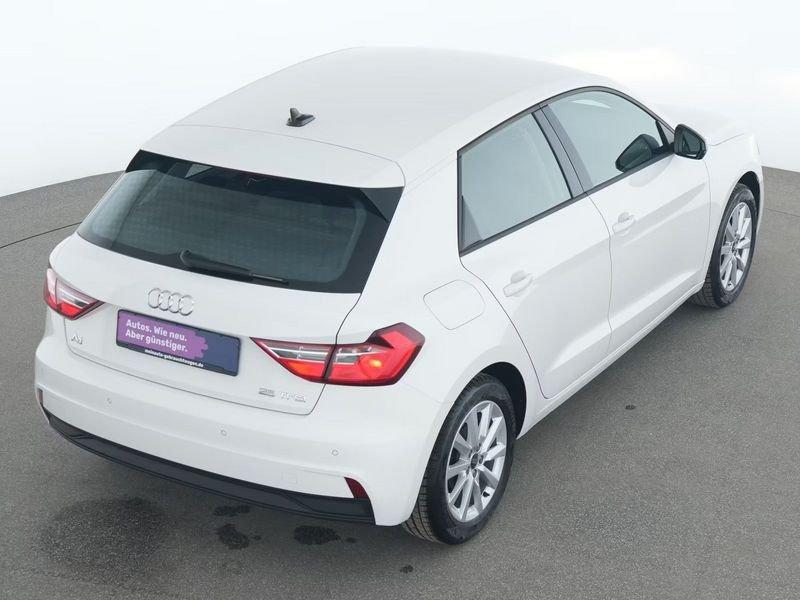 Audi A1 Sportback 25 TFSI Cockpit Cruise Control Smartphone interface