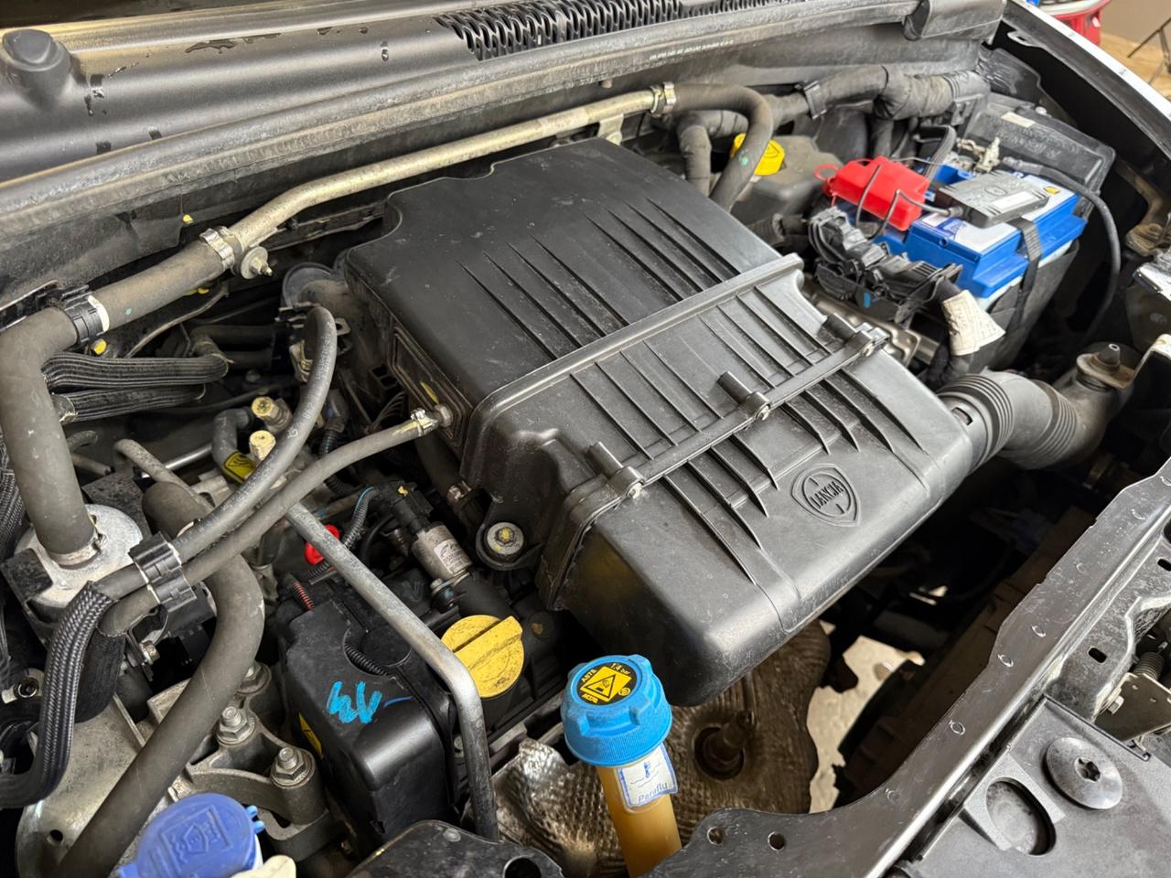 Lancia Ypsilon 1.2 69 CV 5 porte GPL Ecochic Black and Noir