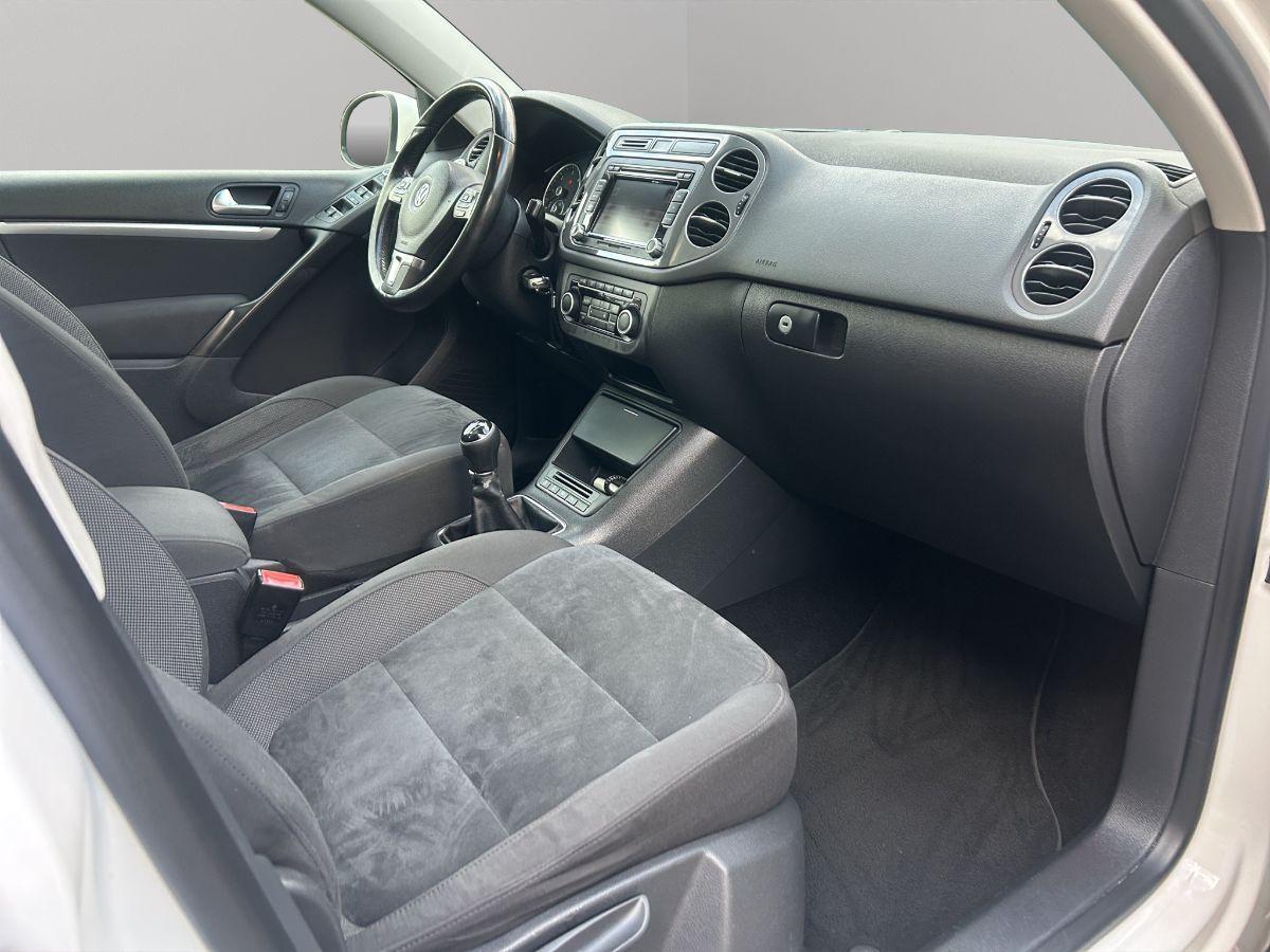 VOLKSWAGEN - Tiguan - 2.0 TDI 140 CV Sport & Style BlueMotion Technology TETTO LED