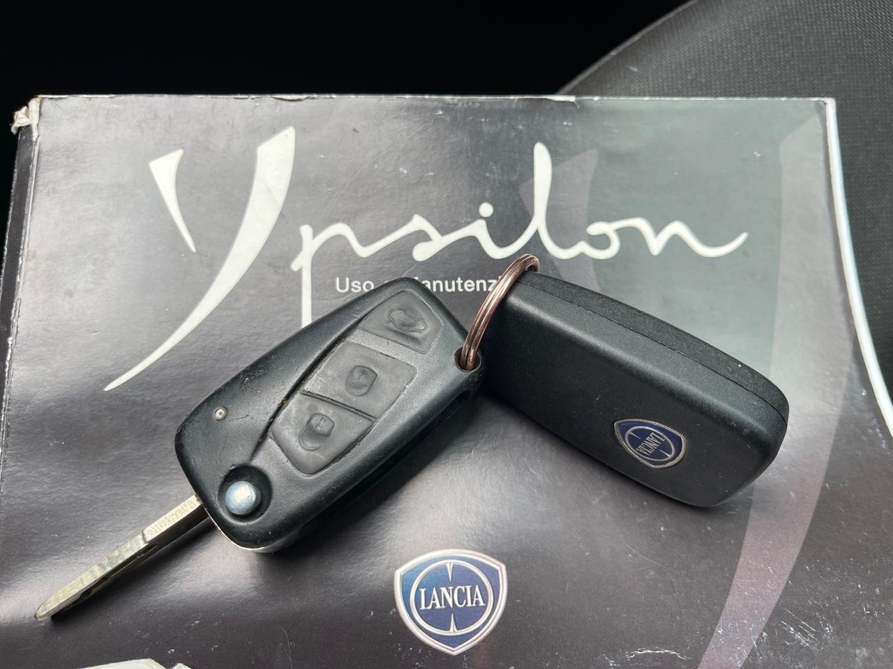 Lancia Ypsilon 1.2 benzina euro4 neopatentati
