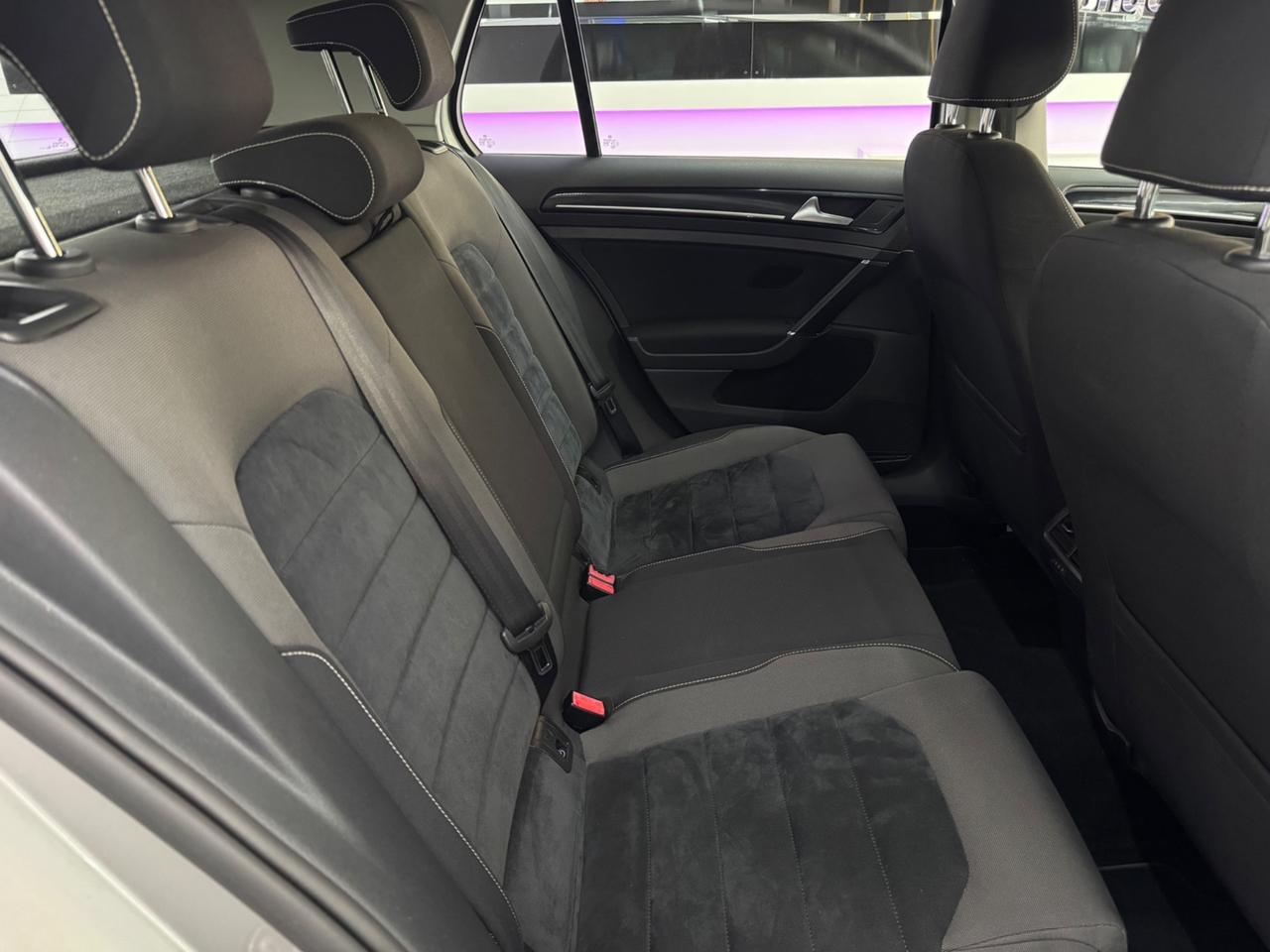 Volkswagen Golf 1.6 TDI DSG Highline BlueMotion Technology