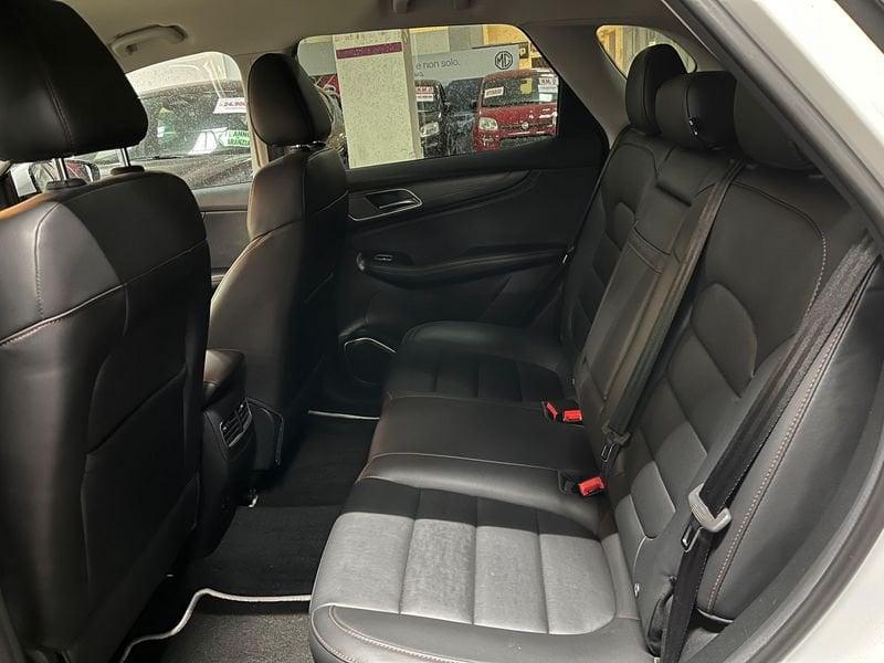 MG EHS Plug-in Hybrid Luxury