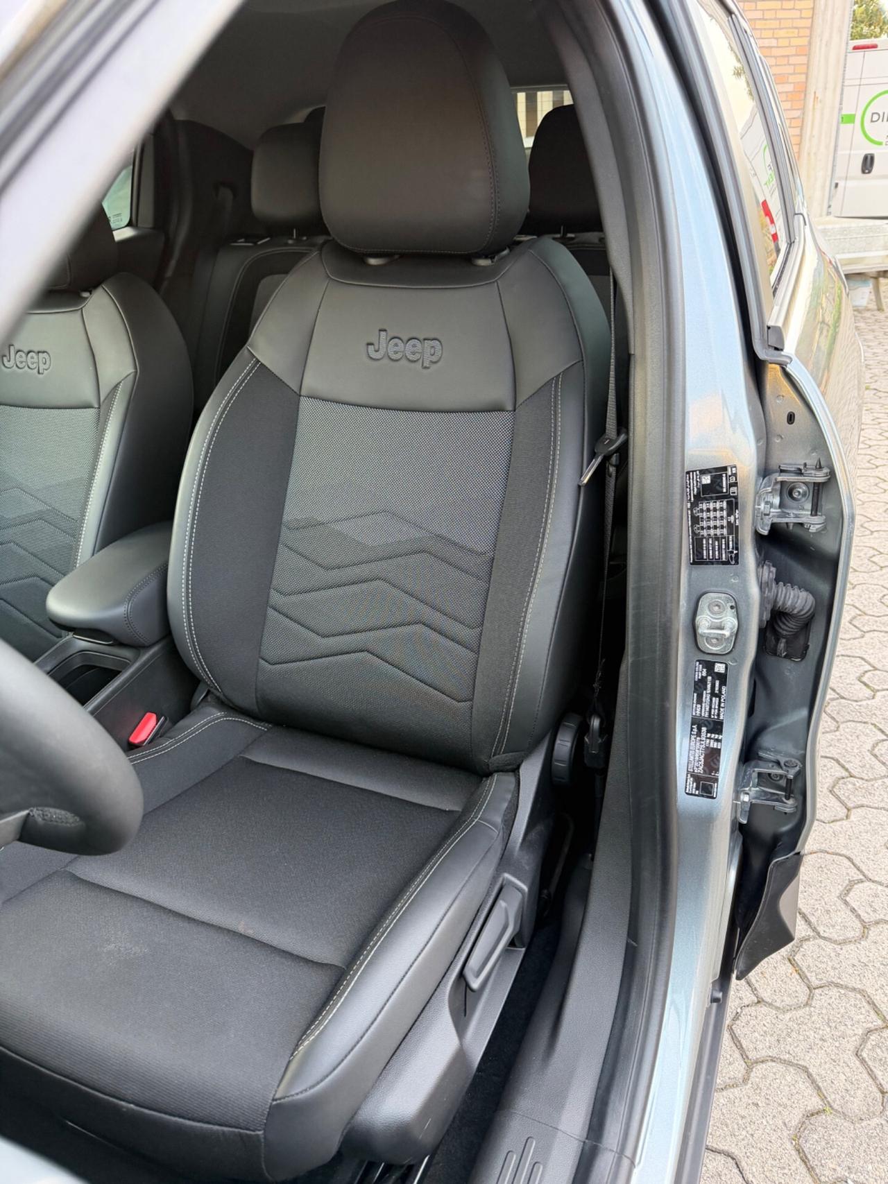 Jeep Avenger 1.2 Turbo 100 CV MHEV Summit