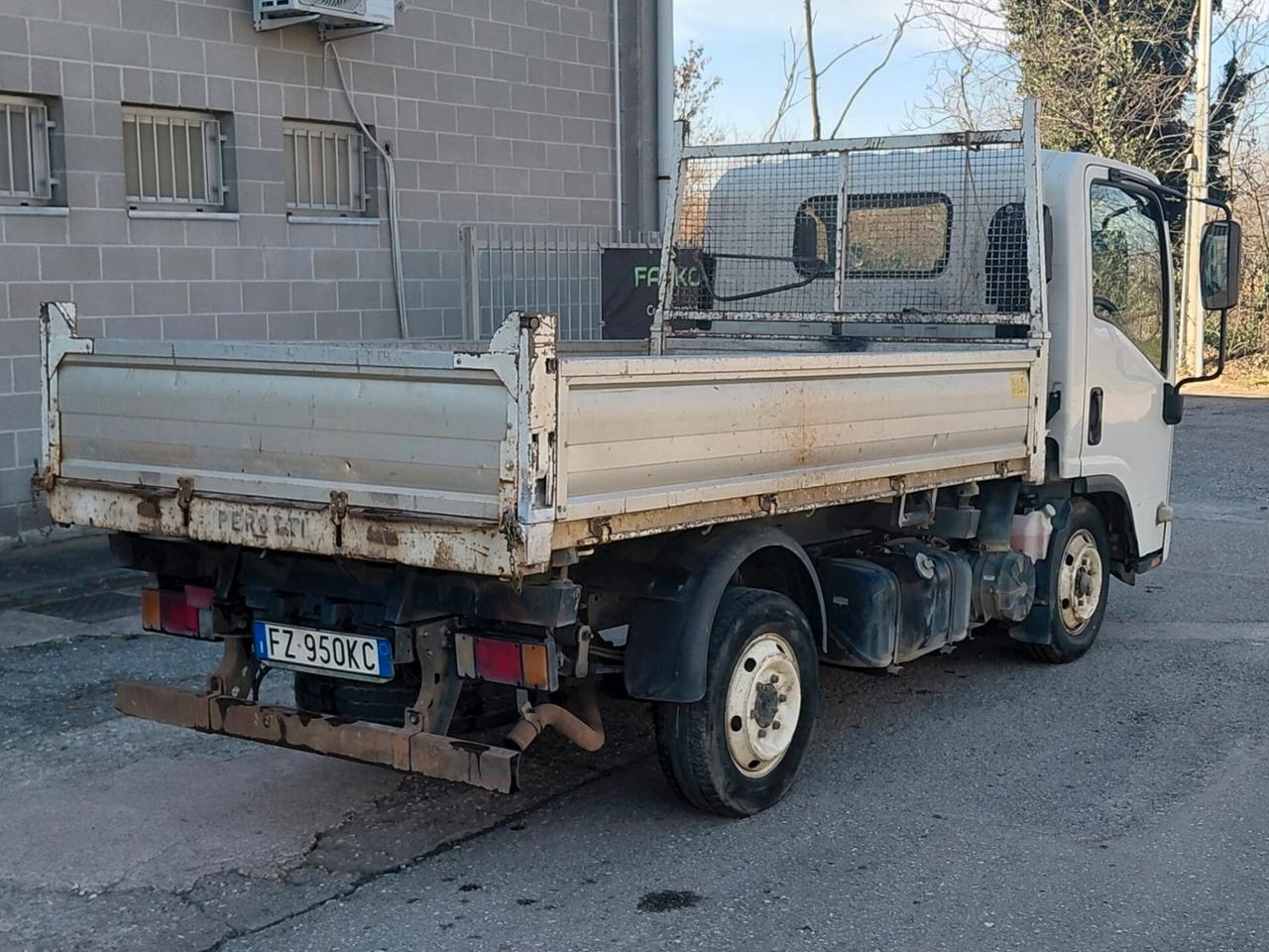 Isuzu NLR 85A 3.0 ribaltabile trilaterale