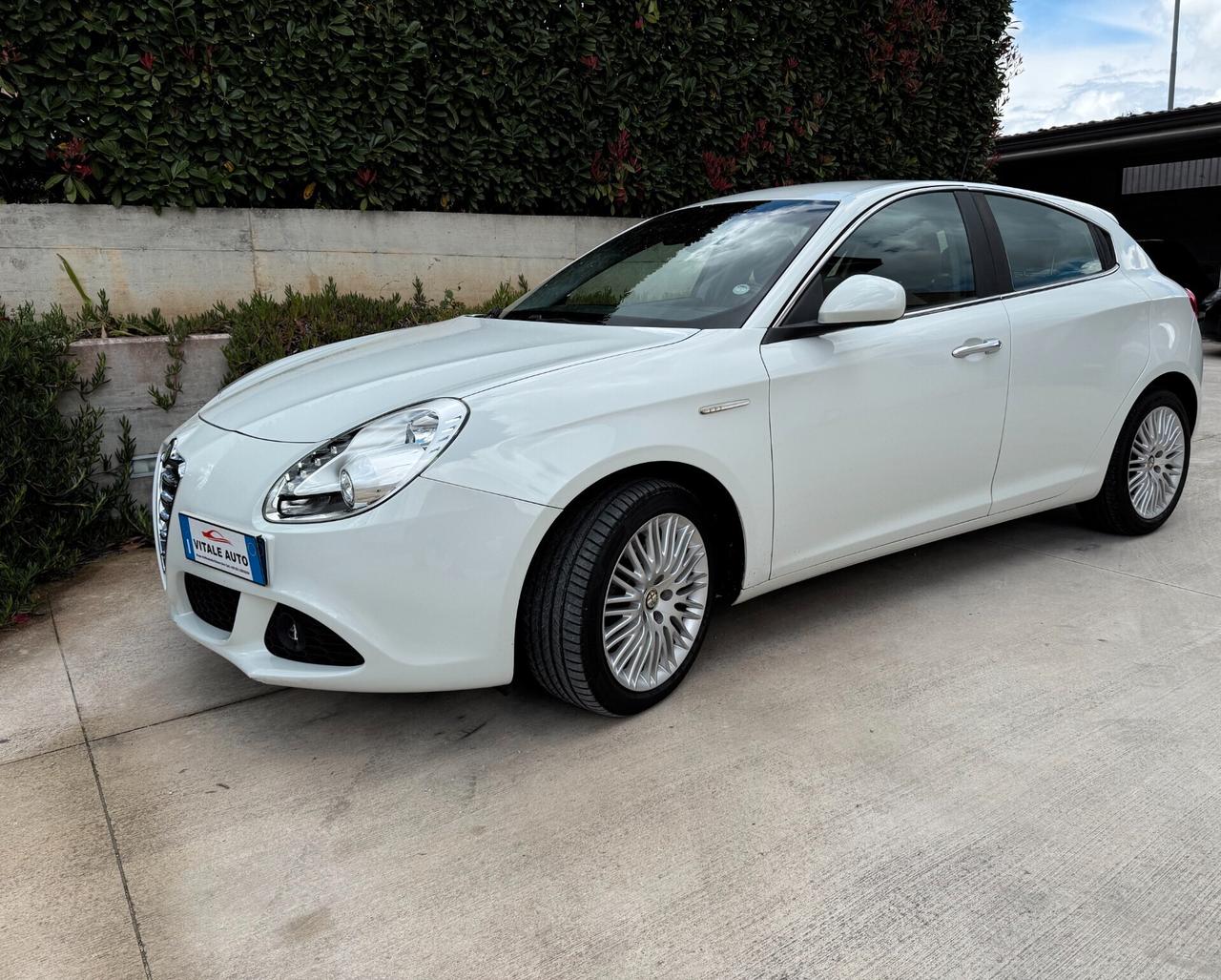 Alfa Giulietta 1.6 JTDm Exclusive 105 CV Si neopatentati