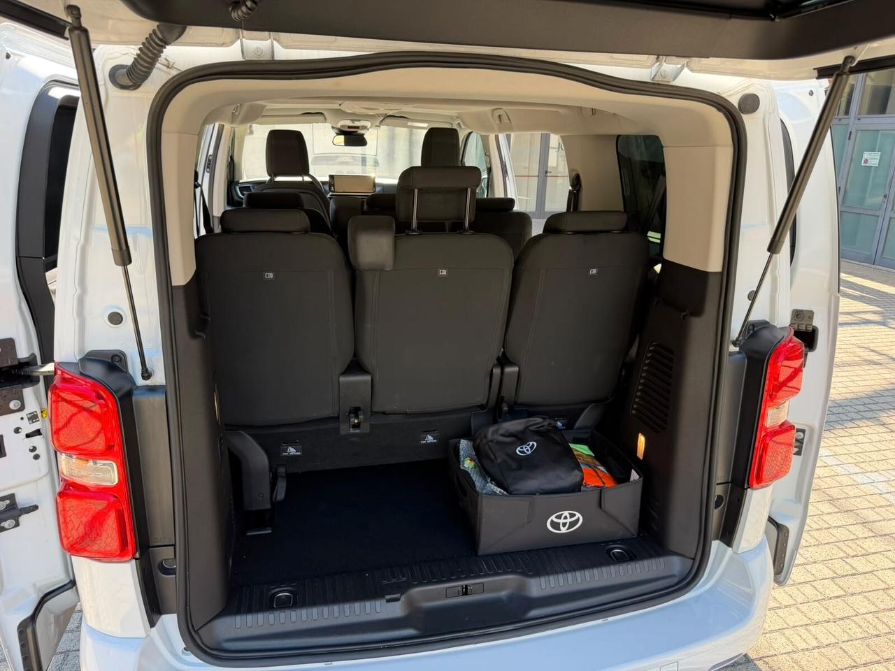 Toyota Proace Verso 2.0D 177 CV L1 Medium A/T D Executive