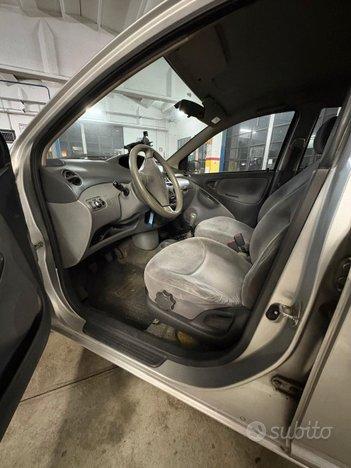 Toyota Yaris 1.0 SOL-Neopatentati-5porte