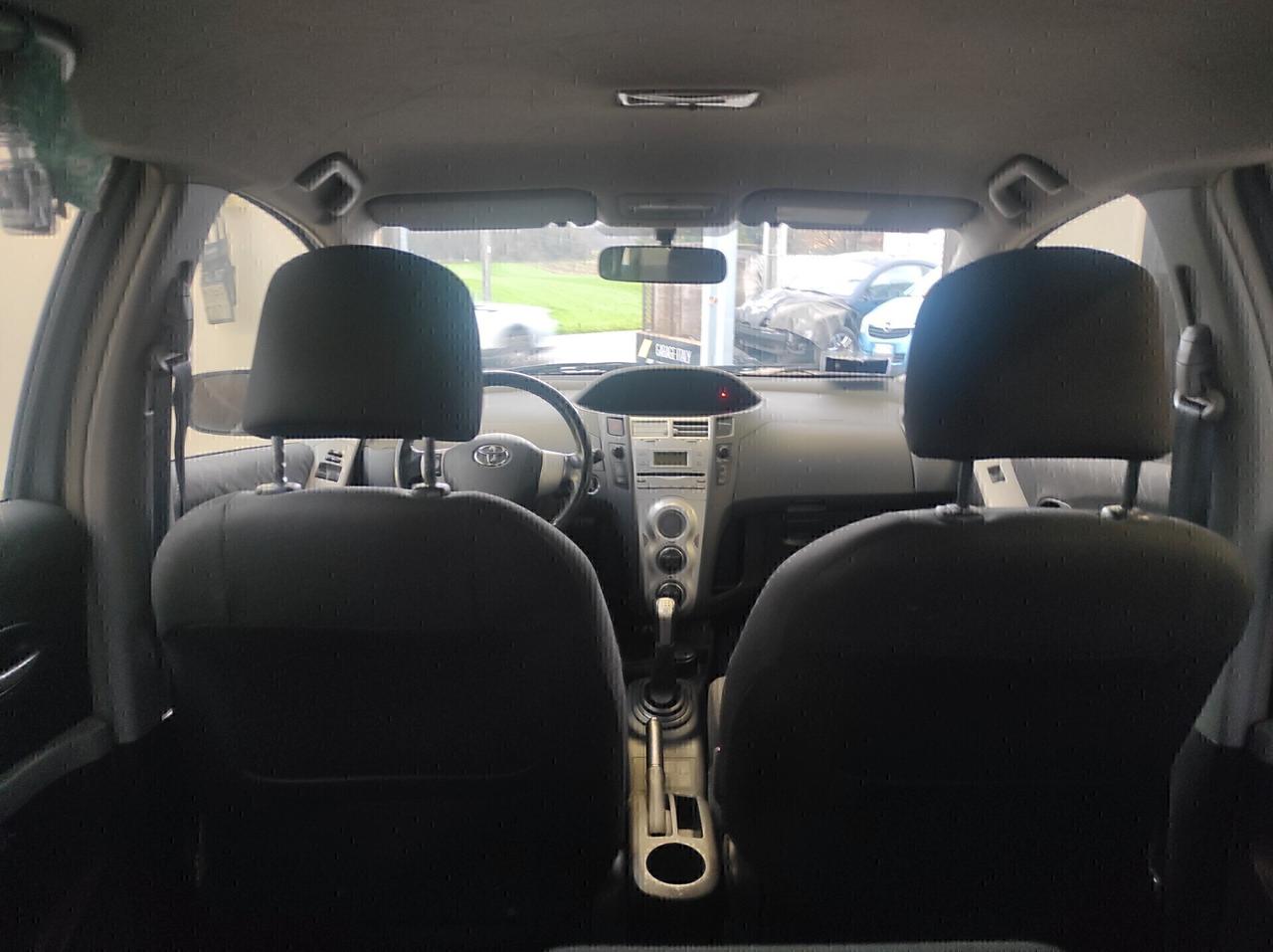 Toyota Yaris 1.0 5 porte Sol