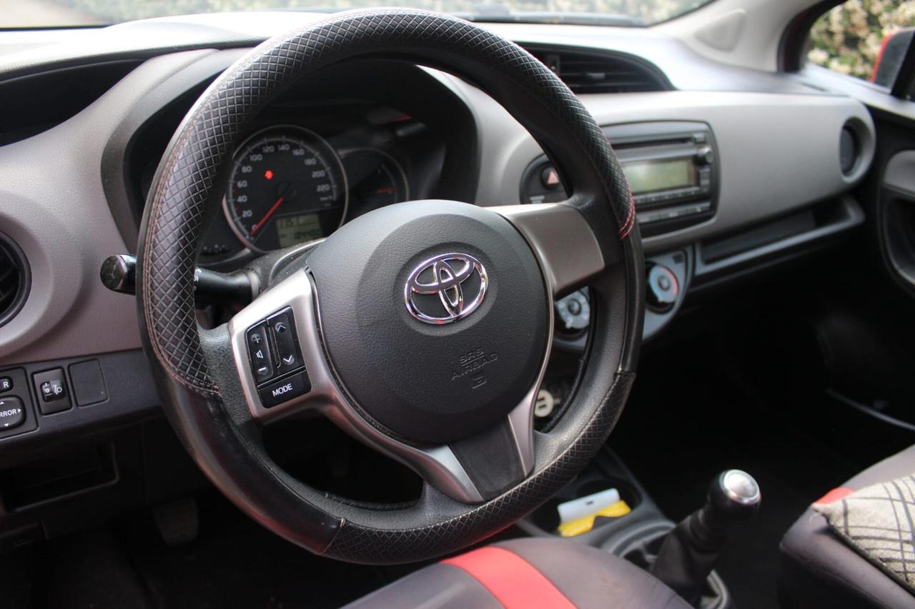 Toyota Yaris 1.0 5 porte
