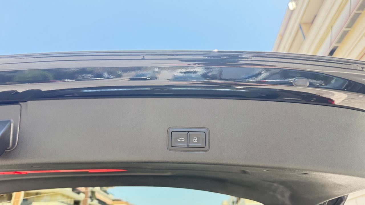 Audi Q3 SPB 40 TDI quattro S tronic line edition MATRIX PELLE TETTO APRIBILE NAVI KAMERA 360 PDC CERCHI