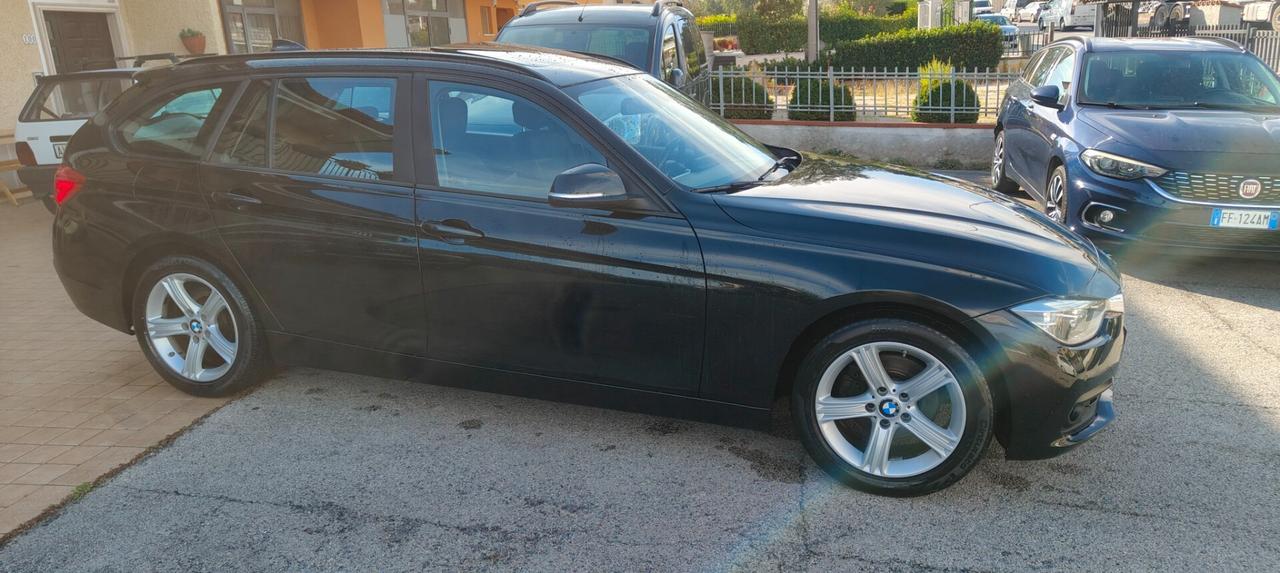 Bmw 320 320d Efficient Dynamics Touring Business Advantage aut.