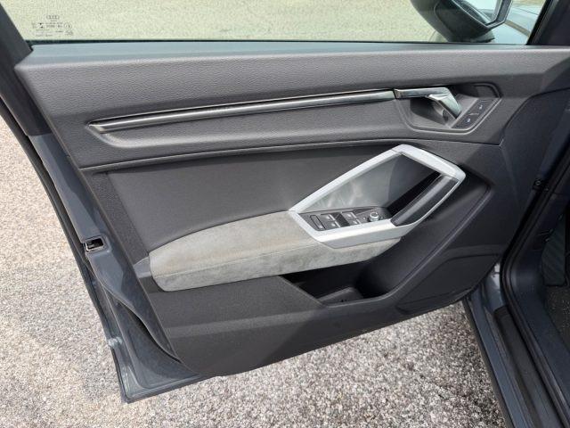 AUDI Q3 35 TDI S tronic Business