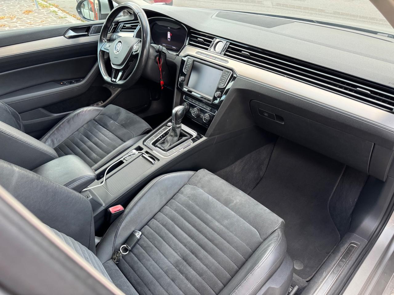 Volkswagen Passat Variant 2.0 TDI DSG Highline BlueMotion Technology